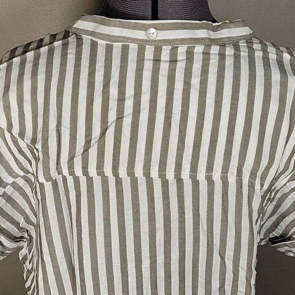 NWOT Denim & Co. Naturals Striped Button-Front Top - Picture 7 of 13